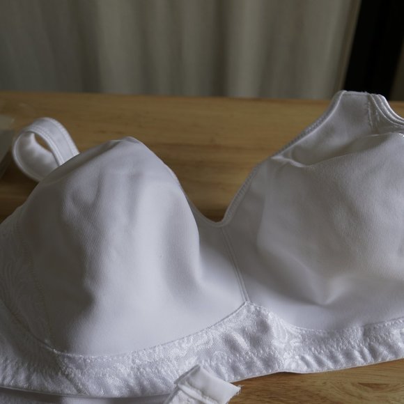 NIP Playtex White Bra Wireless 38B model 4049 - Picture 6 of 7